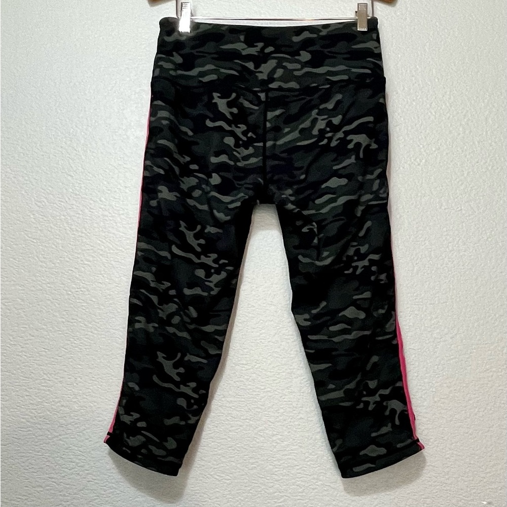 Ruby Ribbon Reversible Camo Cropped Pants Capri S… - image 4